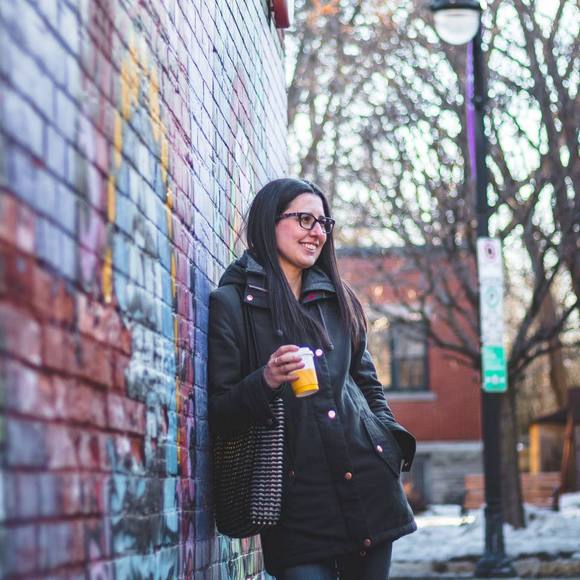 Meet your Posher, Laura - Picture 1 of 1